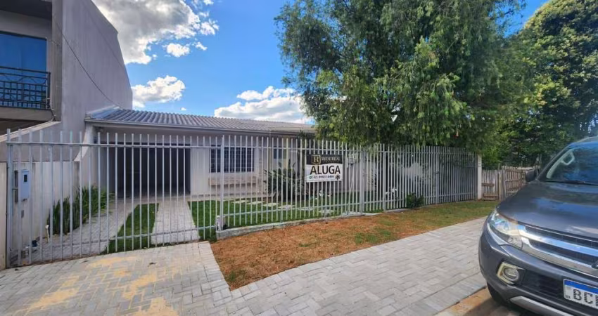 Casa para Locação em Guarapuava, Batel, 2 dormitórios, 1 banheiro, 1 vaga