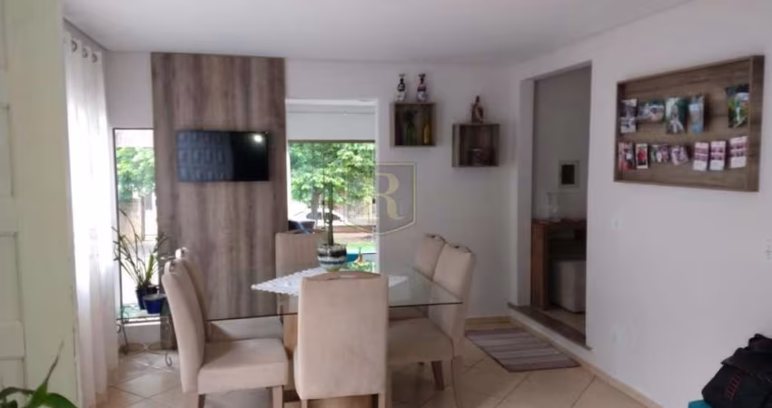 Casa para Venda em Guarapuava, Vila Bela, 3 dormitórios, 1 suíte, 1 banheiro, 2 vagas