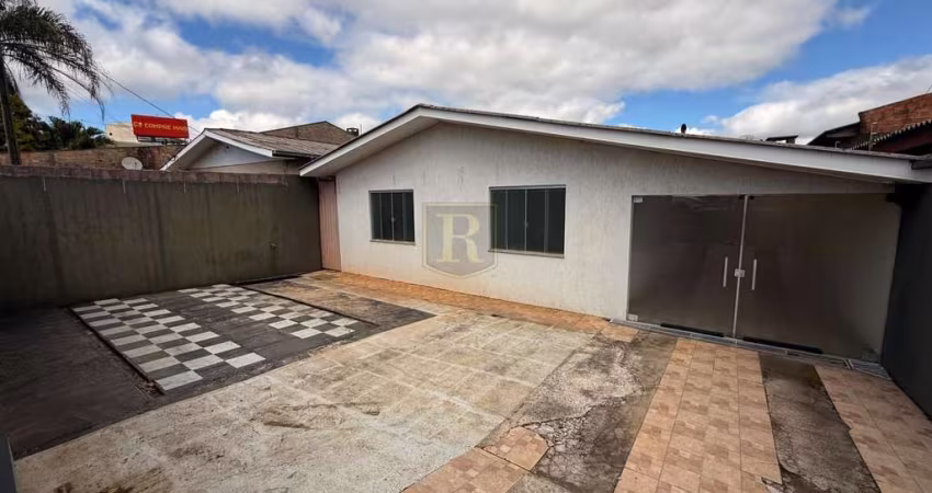 Casa para Venda em Guarapuava, Conradinho, 3 dormitórios, 1 banheiro, 4 vagas