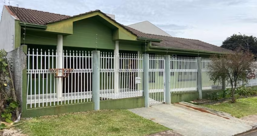 Casa para Venda em Guarapuava, Santa Cruz, 3 dormitórios, 2 banheiros, 2 vagas
