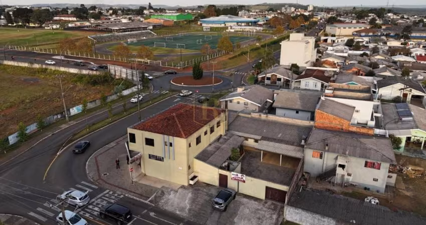Imóvel Comercial para Venda em Guarapuava, Centro, 4 dormitórios, 1 suíte, 1 vaga