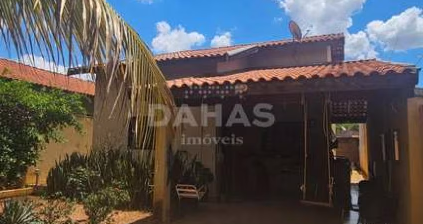 Casa em Jardim Santa Lucia  -  Colina