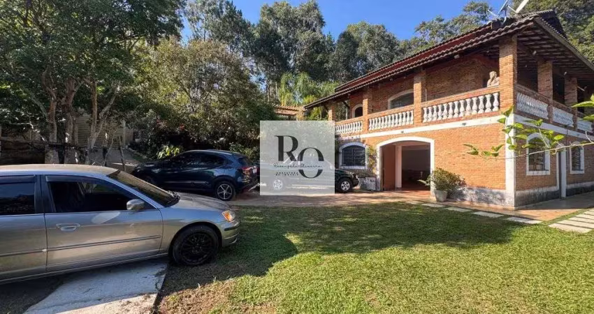 Casa estilo chácara com 4 dormitórios tem 5.850m²  Jd Estância Brasil Atibaia SP