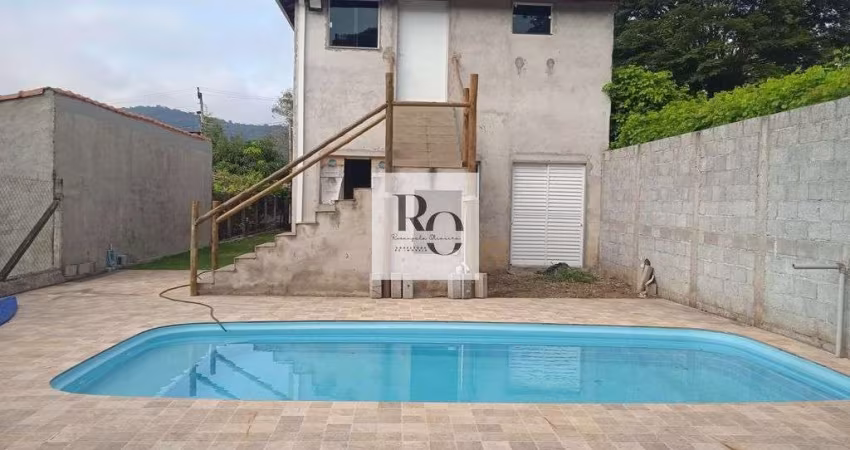 Oportunidade! Casa por R$ 449.900 com Piscina e Pomar em Terreno Amplo 501 m²