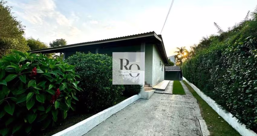 Casa estilo Chácara 950 metros terreno 180 metros construídos 3 quartos (1suíte)