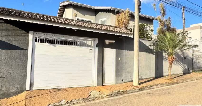 Casa com 3 suítes sendo 1 suíte no térreo, são 230 metros de construção