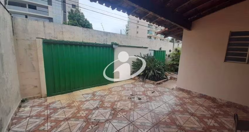 Casa com 3 quartos para alugar no Morada da Colina, Uberlândia 