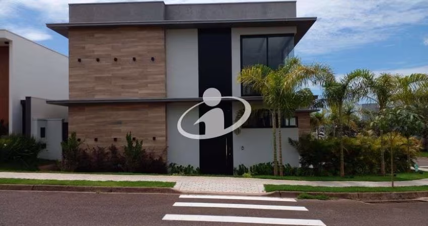 Casa em condomínio fechado com 4 quartos para alugar em Laranjeiras, Uberlândia 