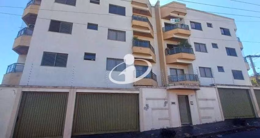 Apartamento com 3 quartos para alugar em Saraiva, Uberlândia 