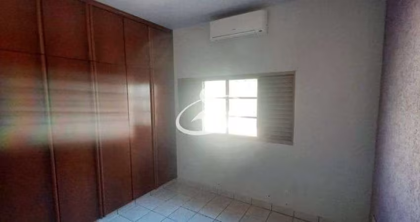Casa com 3 quartos para alugar no Santa Mônica, Uberlândia 