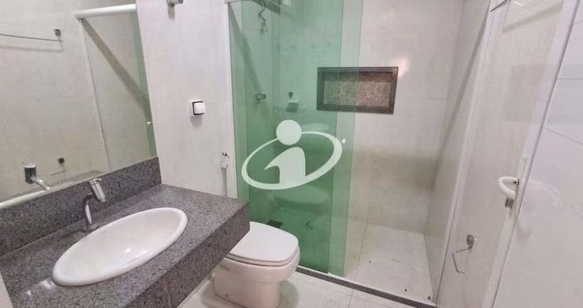 Casa com 3 quartos para alugar no Osvaldo Rezende, Uberlândia 