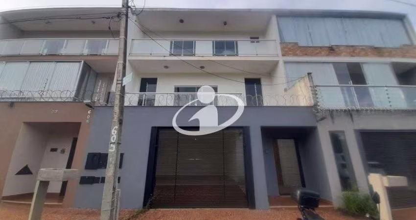 Casa com 3 quartos para alugar no Vigilato Pereira, Uberlândia 
