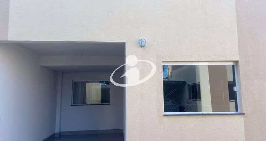 Casa em condomínio fechado com 3 quartos à venda no Osvaldo Rezende, Uberlândia 