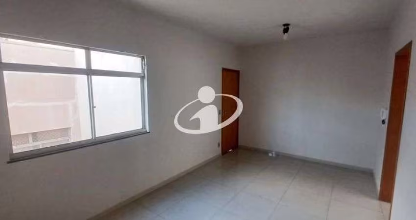 Apartamento com 3 quartos para alugar no Copacabana, Uberlândia 
