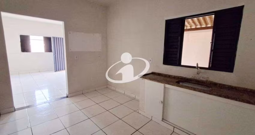 Casa com 2 quartos para alugar no Jardim Patrícia, Uberlândia 