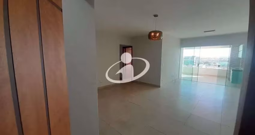 Apartamento com 3 quartos para alugar no Martins, Uberlândia 