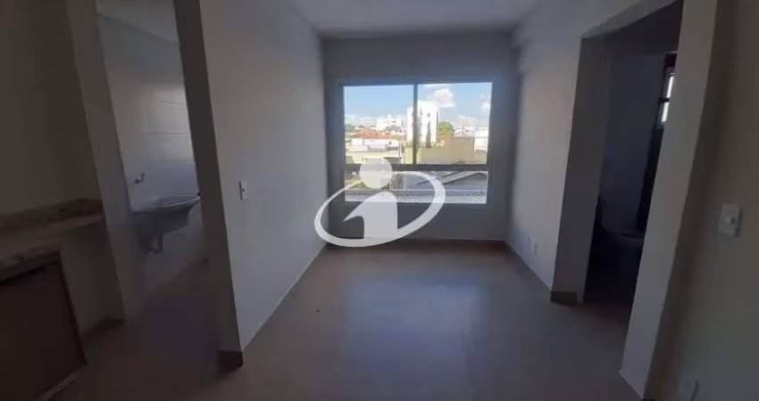 Apartamento com 2 quartos para alugar no Conjunto Segismundo Pereira, Uberlândia 