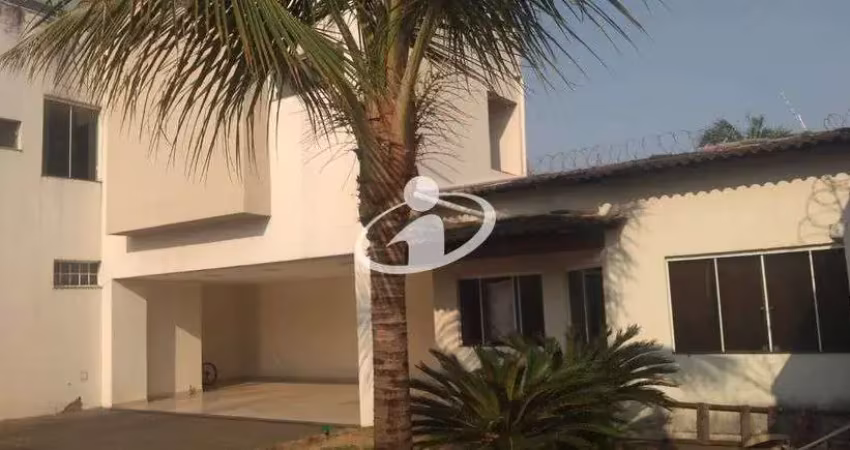 Casa com 3 quartos para alugar no Santa Mônica, Uberlândia 