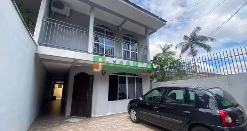 Casa com 3 quartos à venda na Rua Buruti, 74, Uberaba, Curitiba