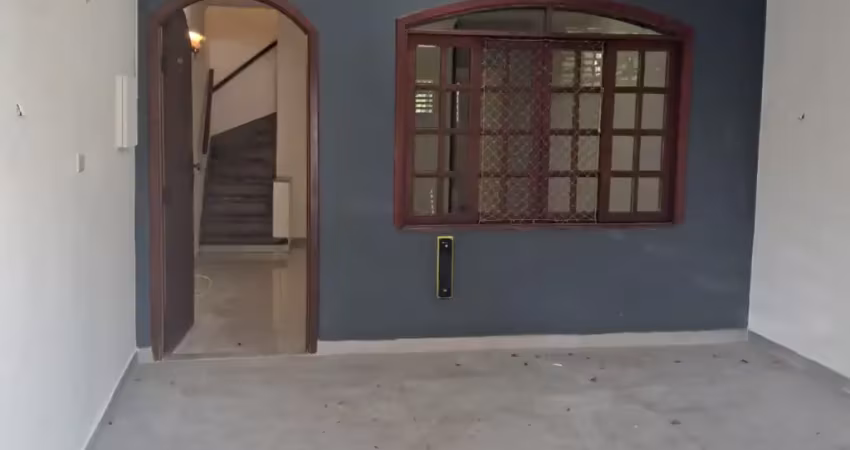 Casa com 3 quartos para alugar na Rua Bento Barbosa, Chácara Santo Antônio, São Paulo