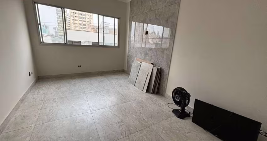 Apartamento reformado, bem localizado, no centro