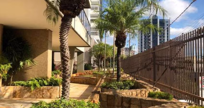 Apartamento amplo, em residencial com lazer, no centro