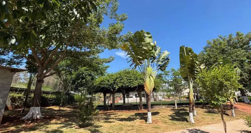 Casa 3 suítes, em condomínio fechado (em obras, inacabada). Bairro Ondinhas