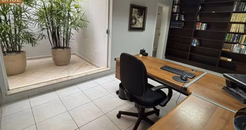 Imóvel Comercial com ótima localização, no centro. Totalmente reformado e estruturado para escritórios ou consultórios. Bairro: Centro