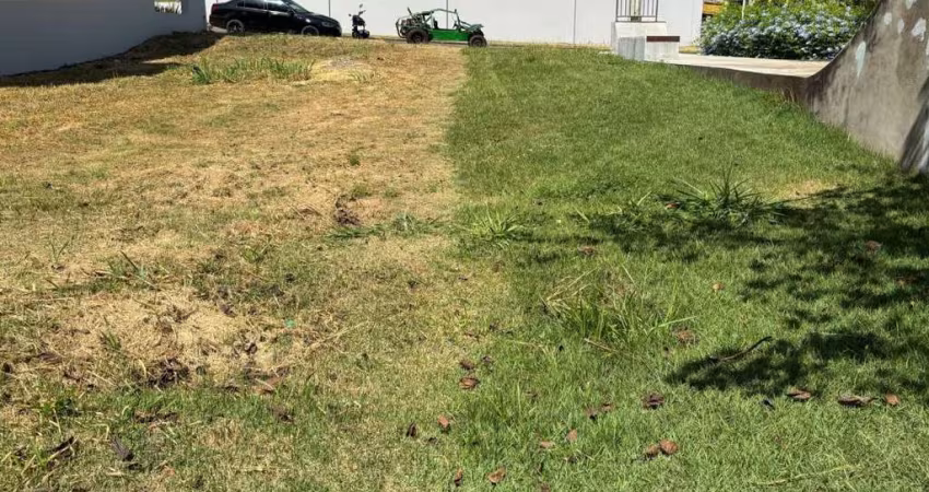 Terreno Plano em Condomínio Fechado. Bairro: Ondinhas