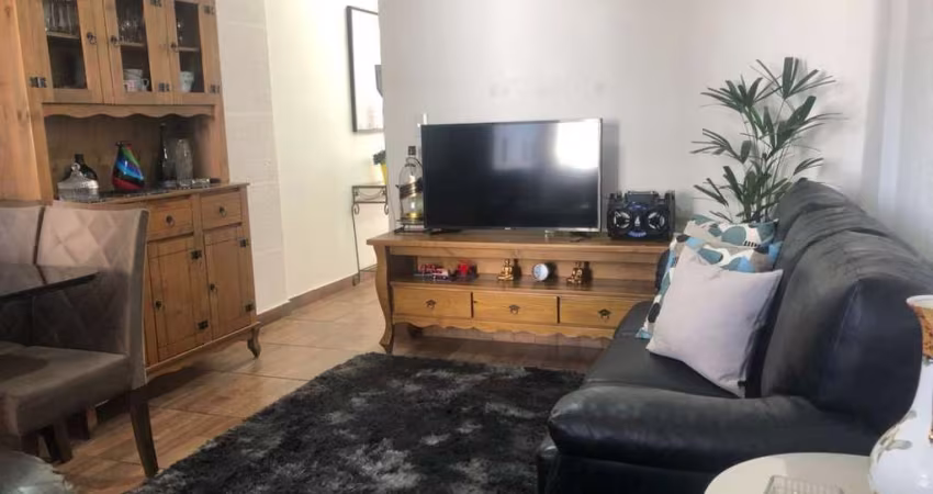 Apartamento compacto, tipo kitnet, impecável, no centro. Excelente custo x benefício!