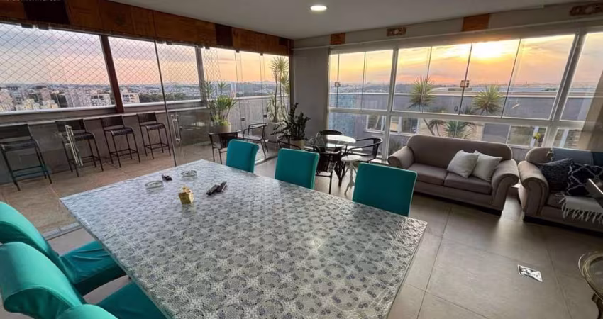 Apartamento tipo Cobertura, impecável, lindíssima, completa de lazer e com uma vista panorâmica de tirar o fôlego