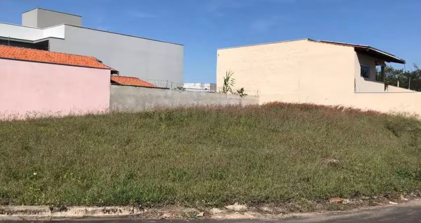 Terreno plano, esquina, com excelente localização no bairro campestre