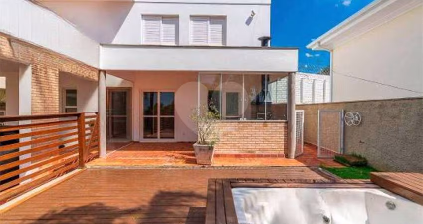 Condomínio com 4 quartos à venda em Pinheirinho - SP