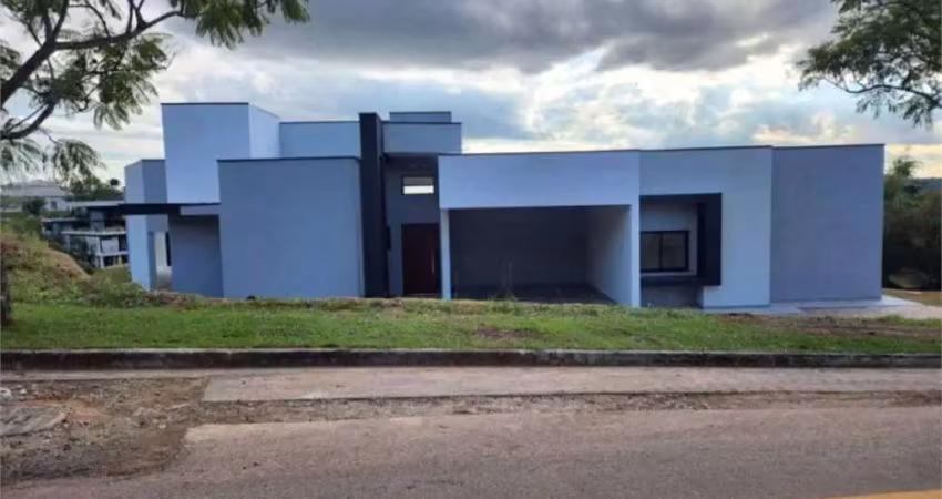 Condomínio com 3 quartos à venda em Rainha - SP