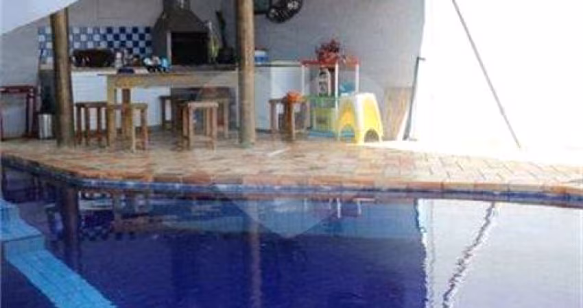 Condomínio com 4 quartos à venda ou para locação em Pinheirinho - SP