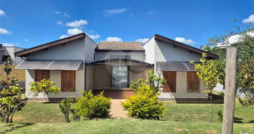 Condomínio com 2 quartos à venda em Monte Alegre - SP