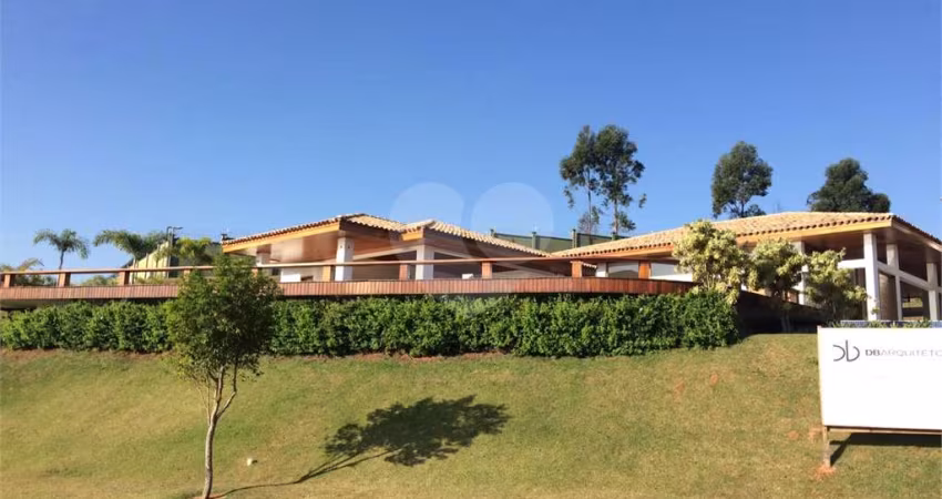 Condomínio com 5 quartos à venda em Prata - SP