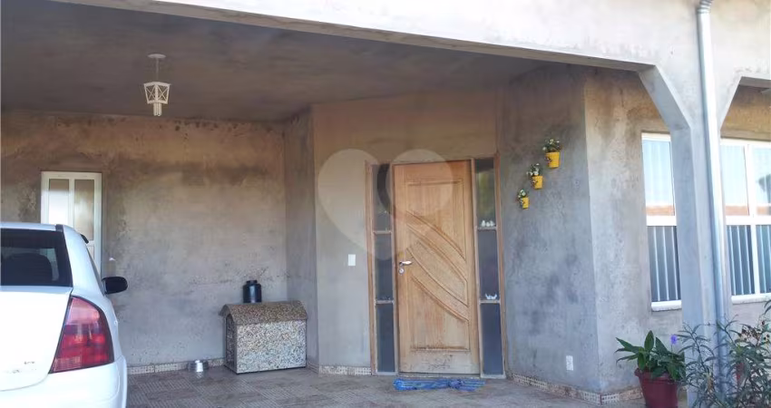 Casa com 3 quartos à venda em Santa Claudina - SP