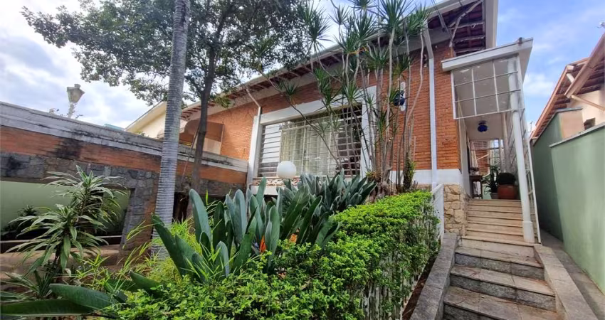 Casa com 6 quartos à venda em Centro - SP