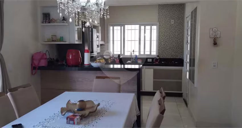 Casa com 3 quartos à venda em Santa Cândida - SP