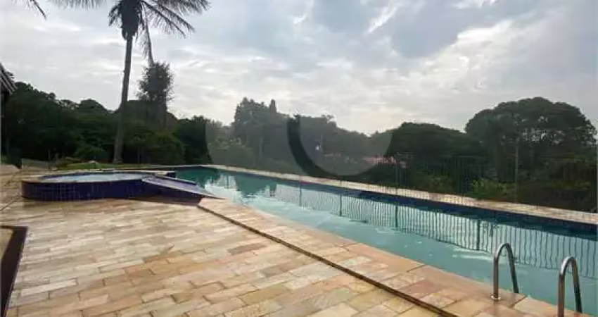 Casa  à venda com 4 quartos, sendo 4 suítes,  no condomínio vale da santa fé, vinhedo - sp