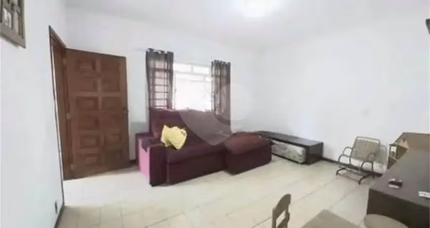 Casa à venda com 3 quartos, sendo 1 suíte,  no centro, vinhedo - sp