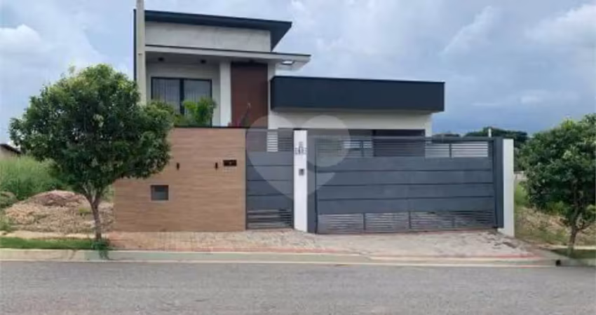 Casa à venda com 2 quartos, sendo 1 suíte,  em pinheirinho, vinhedo - sp