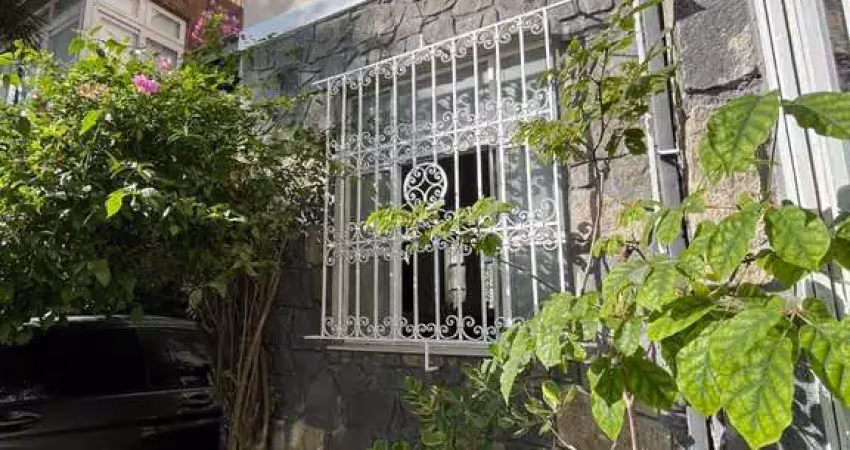 Casa à venda na urca, rio de janeiro - 8 quartos, 5 suítes, 3 salas, 6 banheiros, 4 vagas de garagem - 843m²