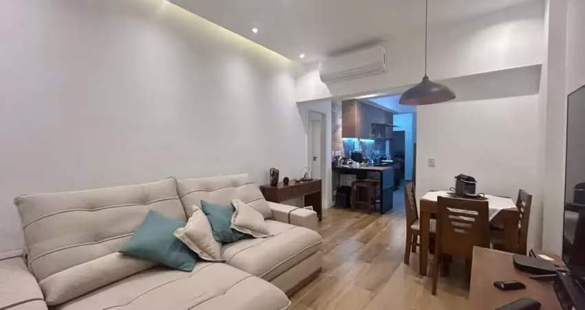 Apartamento reformadíssimo à venda em laranjeiras, rio de janeiro-rj: 2 quartos, 2 banheiros, 1 vaga de garagem, 74m². venha conferir!