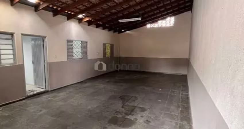 Casa com 3 quartos à venda na Rua Londrina, Parque das Gameleiras, Uberaba