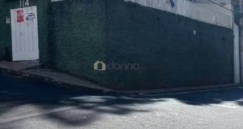 Casa de 03 quartos, sendo 01 suíte, localizada no Bairro São Sebastião