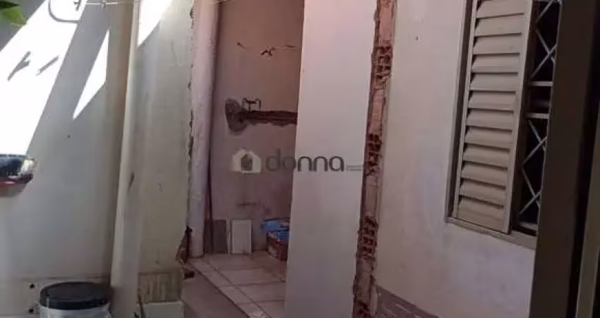 Casa com quatro quartos.