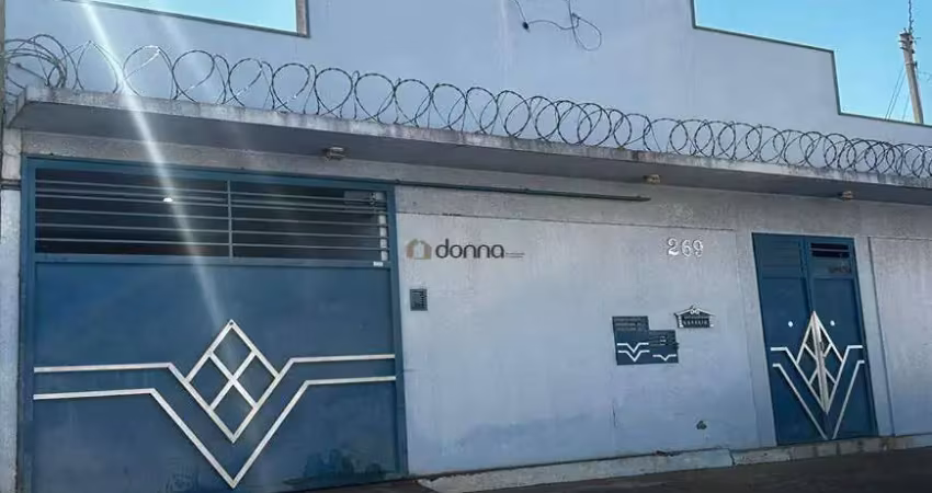 Casa com cômodo de comércio