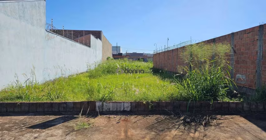 Terreno à venda, com 300m², murado nas laterais no Jardim Maracanã - Uberaba - MG